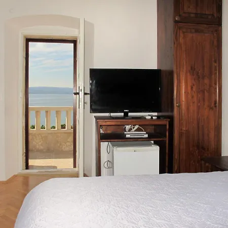 Ivo - Mka230 By Interhome *