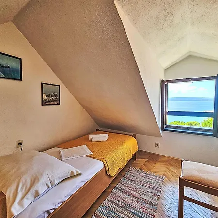 Ivo - Mka230 By Interhome *